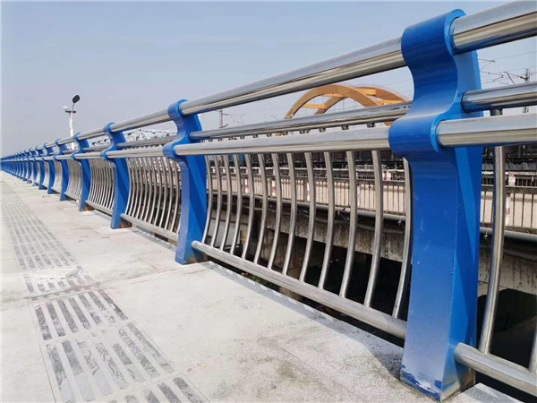 雅安304不锈钢复合管护栏的生产工艺揭秘
